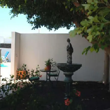 Villa Sleeps 8 Pool Wifi Mácher