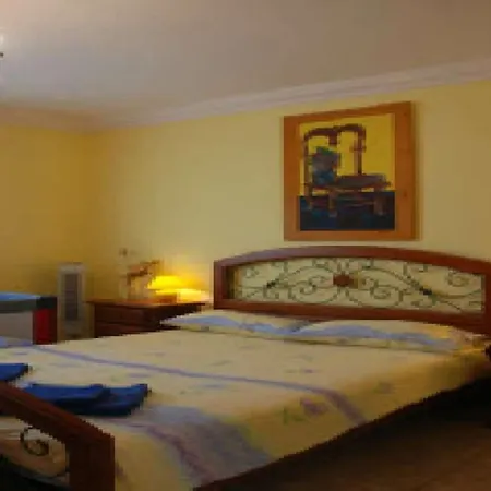 Sleeps 8 Pool Wifi Mácher